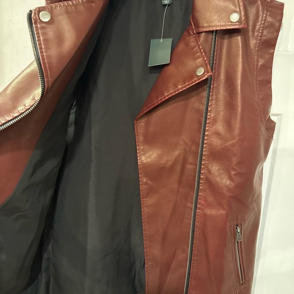 Oversized women’s Wild Fable faux leather vest size XS in burgundy W1 - Picture 3 of 8